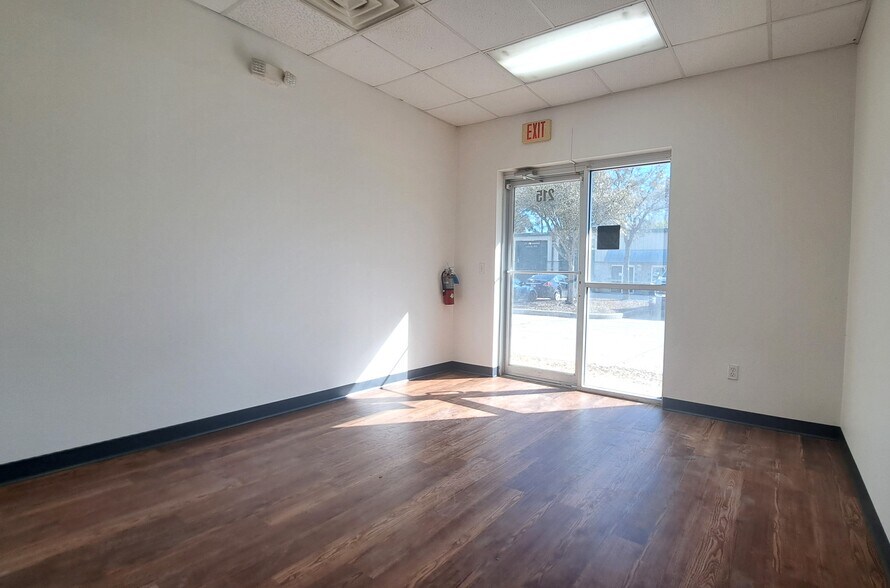 More Photos Of 7540 103rd St, Jacksonville Unknown For Lease