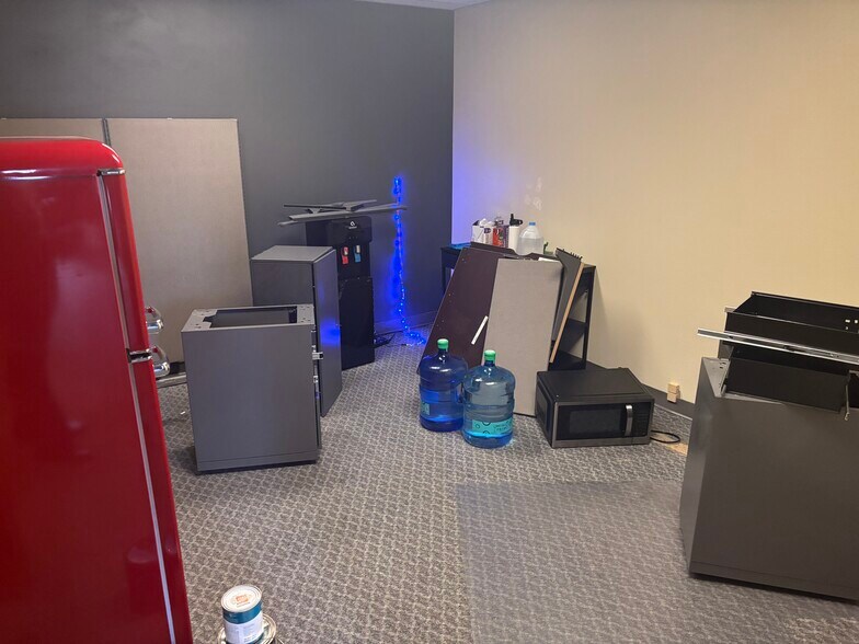 More Photos Of 6628 212th St SW, Lynnwood Office For Lease