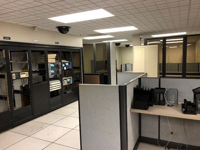 More Photos Of 3040 Industry Dr, Lancaster Flex For Sale