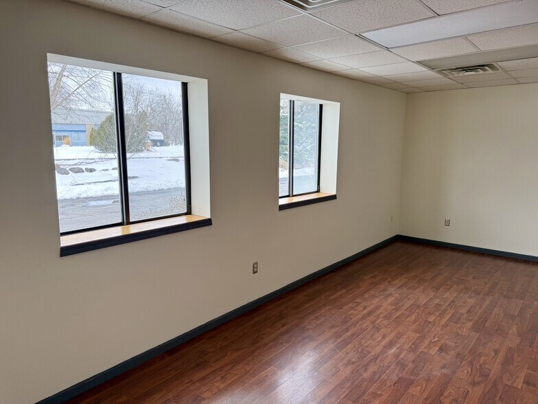 More Photos Of 403 Venture Ct, Verona Industrial For Lease