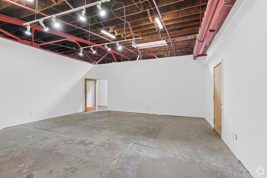 More Photos Of 2315 Commerce St, Houston Unknown For Lease