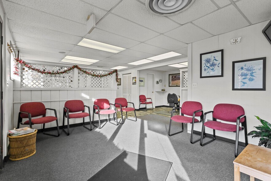 More Photos Of 110 W Main St, Clinton Township Office For Sale