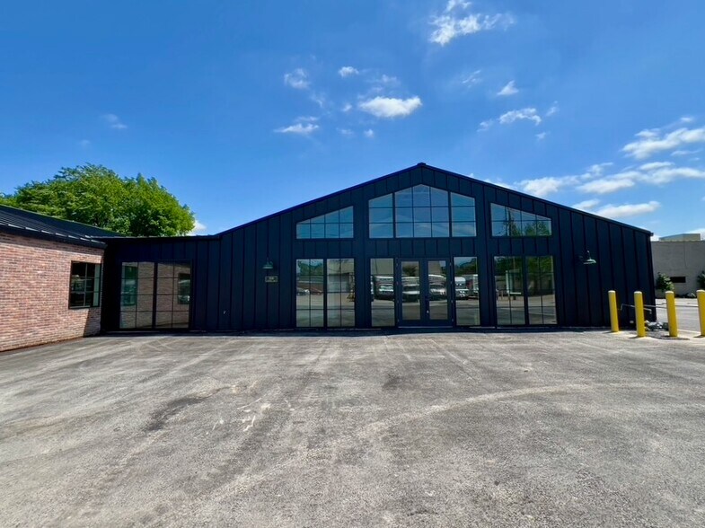 More Photos Of 2330 Langford St, Dallas Storefront For Sale