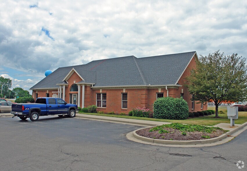 Primary Photo Of 9159 N Cr-25a, Piqua Medical For Lease