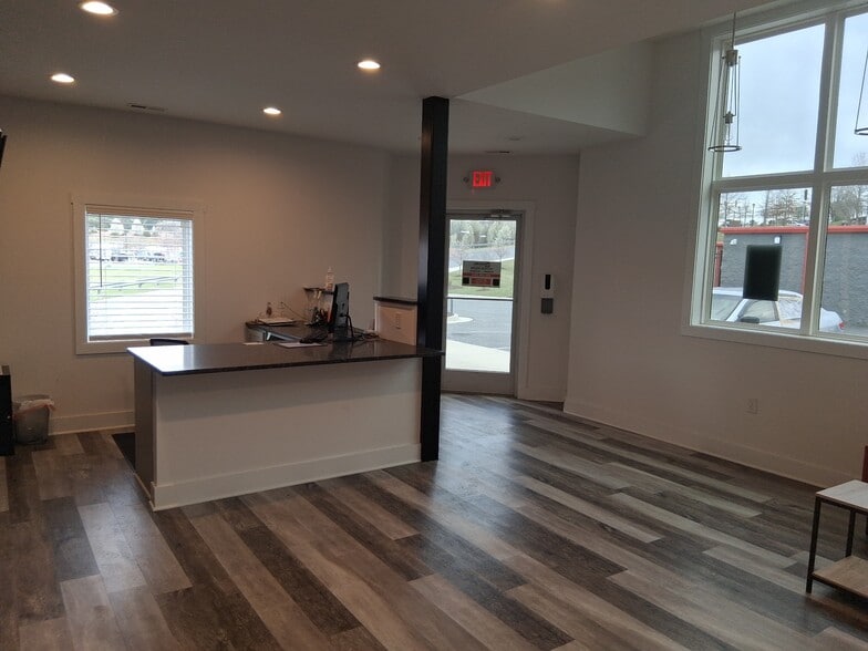 More Photos Of 1000 Creekside Ln, Lynchburg Self Storage For Lease