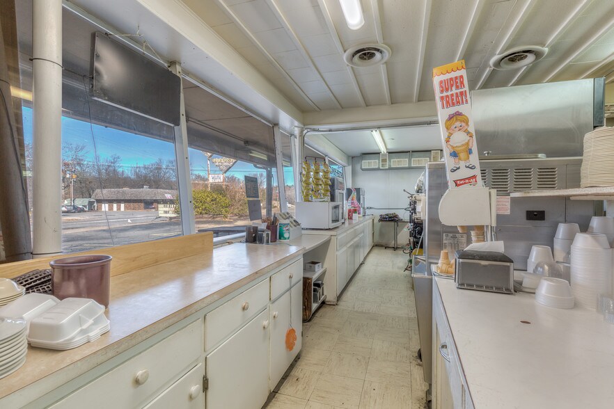 More Photos Of 29301 Hwy 82 Hwy, Park Hill Restaurant For Sale