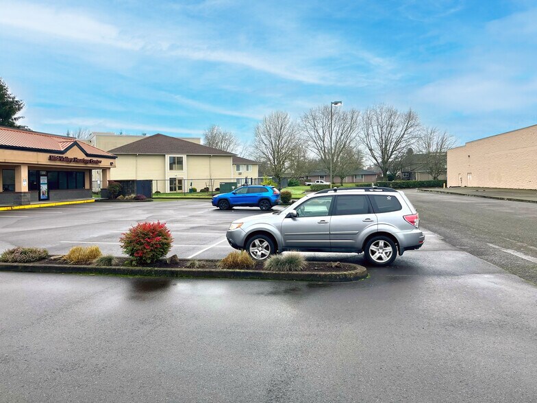 More Photos Of 2306-2318 Heritage Way, Albany Freestanding For Lease