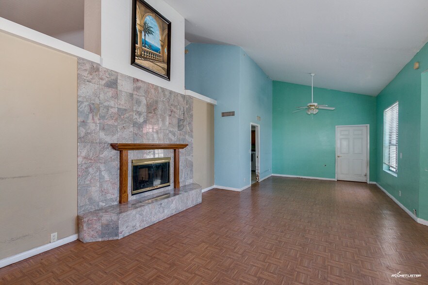 More Photos Of 14414 N 29th St, Phoenix Assisted Living For Lease