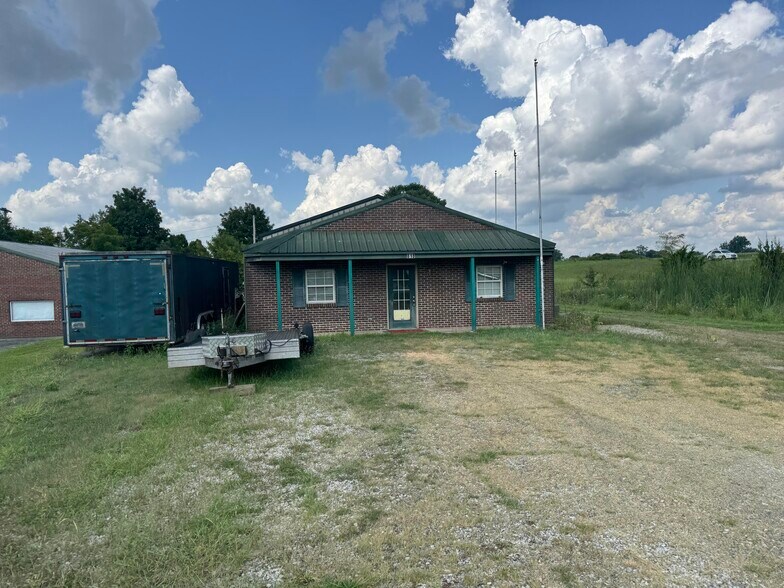 More Photos Of 818 Morton Ave, Bardstown Flex For Sale