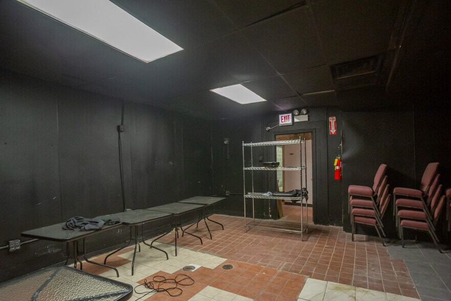 More Photos Of 5401-5403 W Madison St, Chicago Storefront Retail Residential For Sale