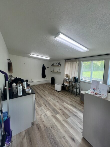 More Photos Of 1942 E Dupont Rd, Fort Wayne Freestanding For Sale