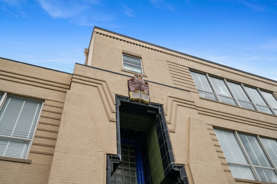 More Photos Of 200 Claremont Ave, Hampton Apartments For Sale