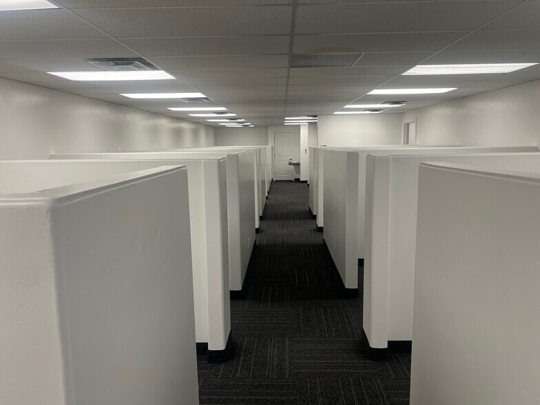 More Photos Of 1693 W American Way, Payson Warehouse For Lease