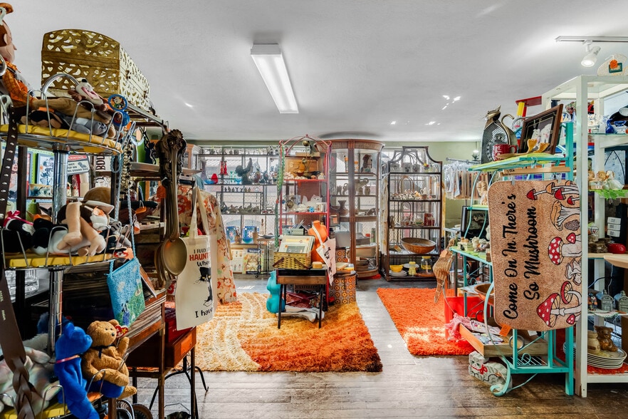 More Photos Of 114 S Woodland Blvd, Deland Storefront For Sale