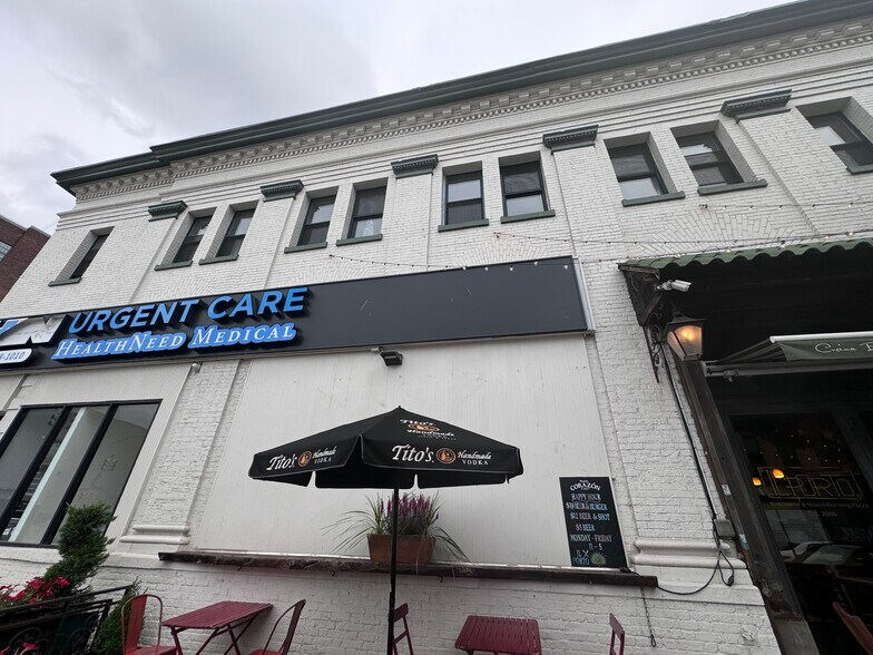 More Photos Of 39 Washington Ave, Brooklyn Storefront Retail Office For Lease