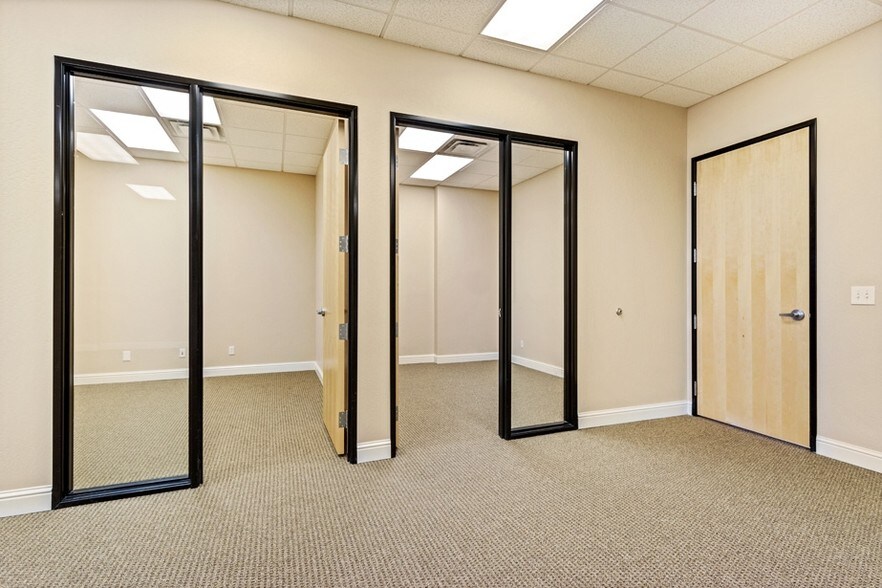 More Photos Of 7655 E Redfield Rd, Scottsdale Light Distribution For Lease