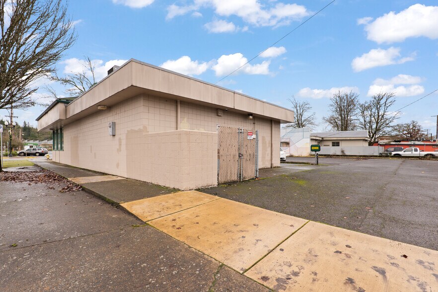 More Photos Of 774 Main St, Springfield Fast Food For Sale