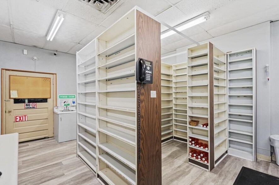 More Photos Of 320-322 3rd St, California Storefront Retail Residential For Sale