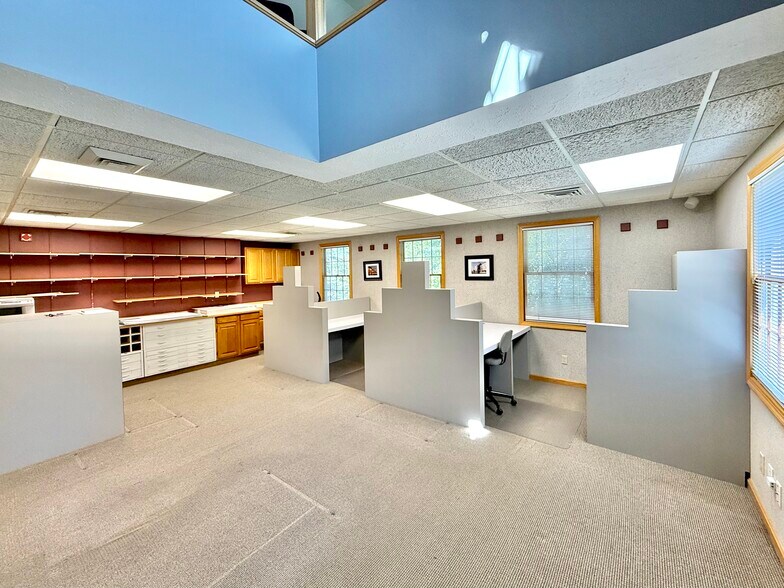 Primary Photo Of 270 Park Pl, Chagrin Falls Loft Creative Space For Lease