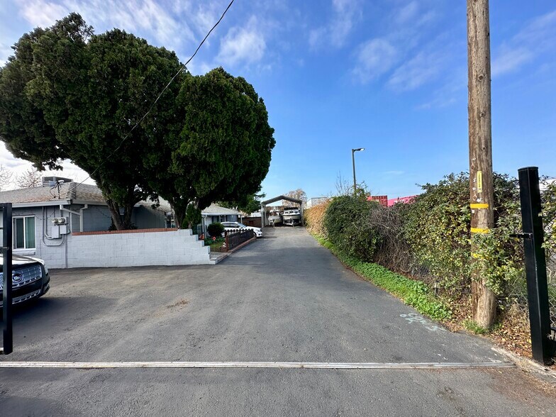 More Photos Of 600 Harbor Blvd, West Sacramento Warehouse For Sale