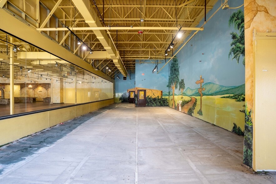 More Photos Of 33550 US Highway 19 N, Palm Harbor Freestanding For Lease