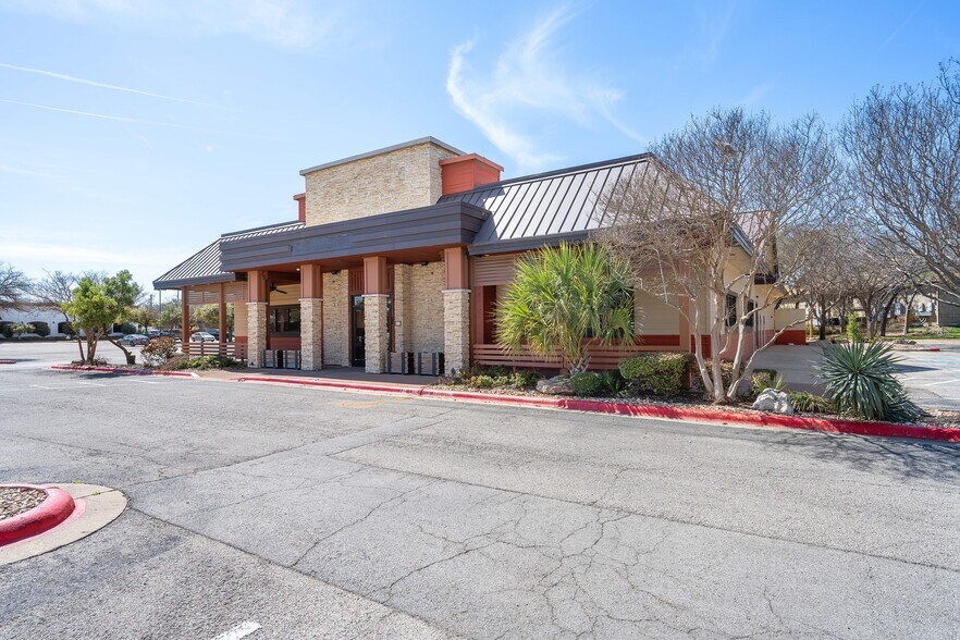More Photos Of 11600 Research Blvd, Austin Restaurant For Lease