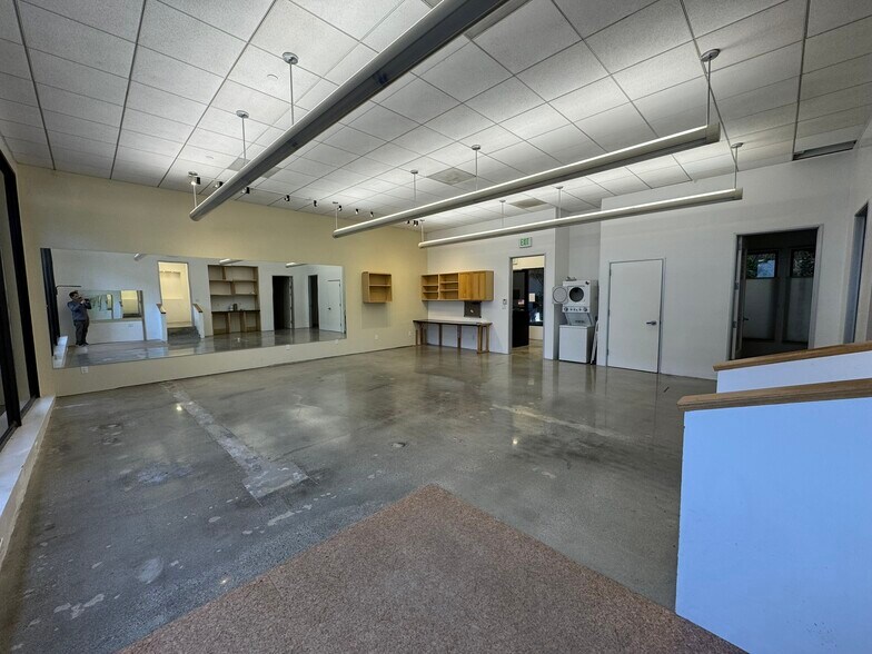 More Photos Of 12401 Wilshire Blvd, Los Angeles Medical For Lease