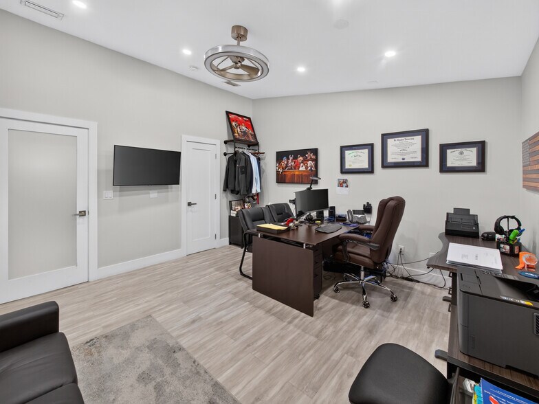 More Photos Of 10717 Sw 104th St, Miami Office For Sale