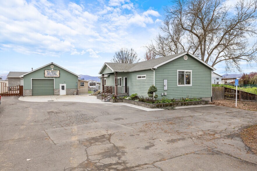 More Photos Of 802 E Vilas Rd, Medford Light Manufacturing For Sale