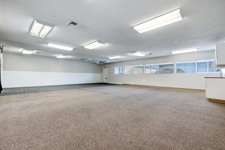 More Photos Of 1629 Pollasky Ave, Clovis Office For Sale