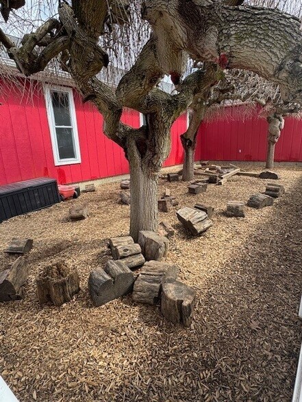 More Photos Of 120 W Willis Rd, Saline Specialty For Sale