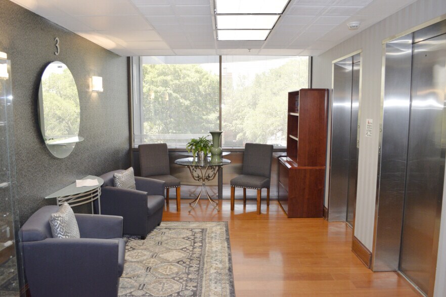 More Photos Of 280 W Canton Ave, Winter Park Office For Lease