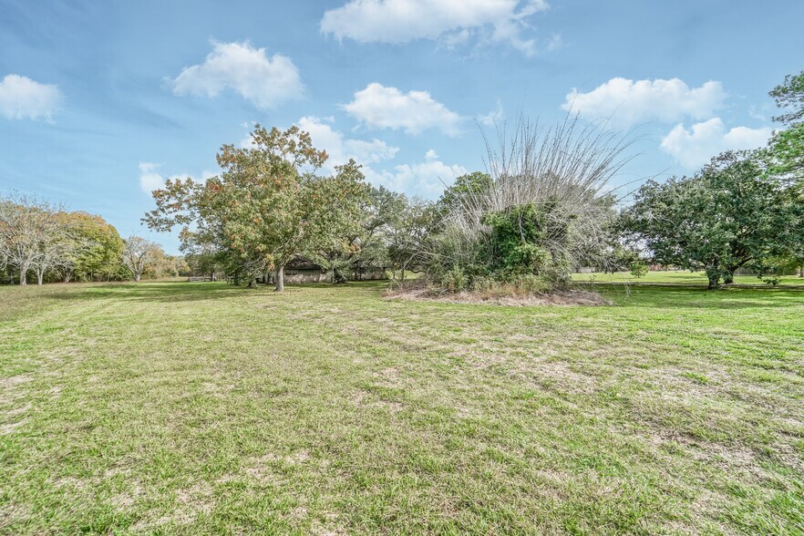 More Photos Of 503 N Friendswood Dr, Friendswood Land For Sale
