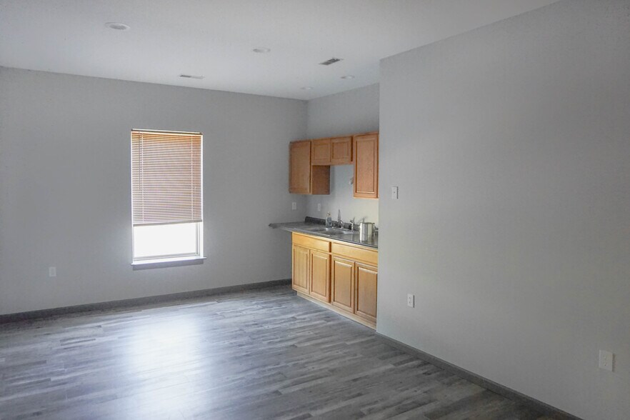 More Photos Of 112 N Spilman Ave, Rolla Office For Sale