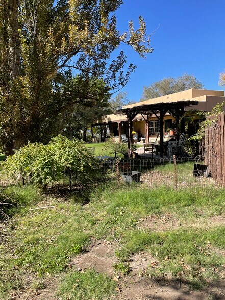 More Photos Of 1804 E College Blvd, Roswell General Retail For Sale