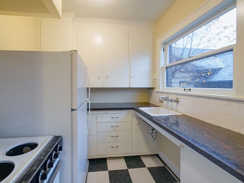 More Photos Of 416 Summit Ave E, Seattle Apartments For Sale