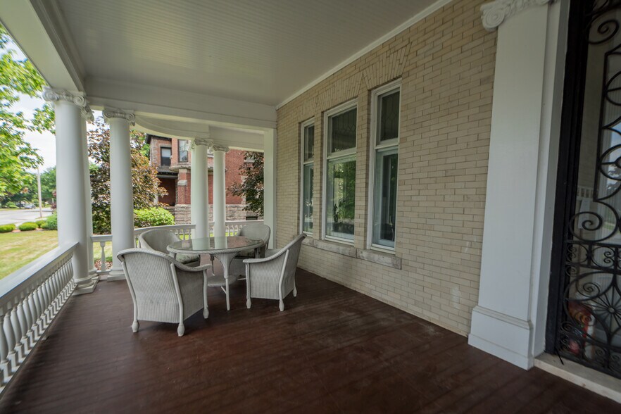 More Photos Of 48 Union Ave, Saratoga Springs Specialty For Sale