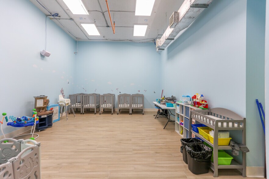 More Photos Of 1720 Harrison St, Hollywood Office Residential For Sale