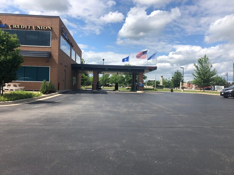 More Photos Of 4400 Calumet Ave, Manitowoc Office For Sale