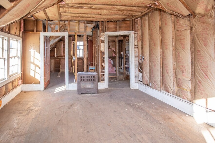 More Photos Of 11 E Hill Rd, Covington Apartments For Sale