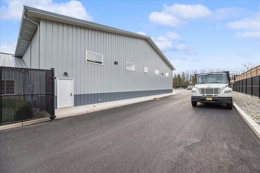 More Photos Of 104 Readington rd, Branchburg Manufacturing For Sale