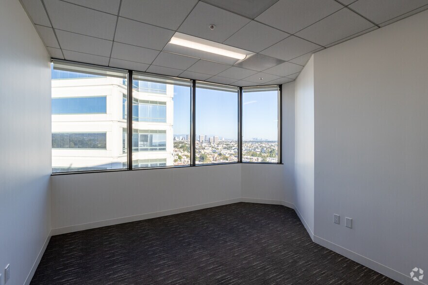 More Photos Of 12424 Wilshire Blvd, Los Angeles Office For Lease