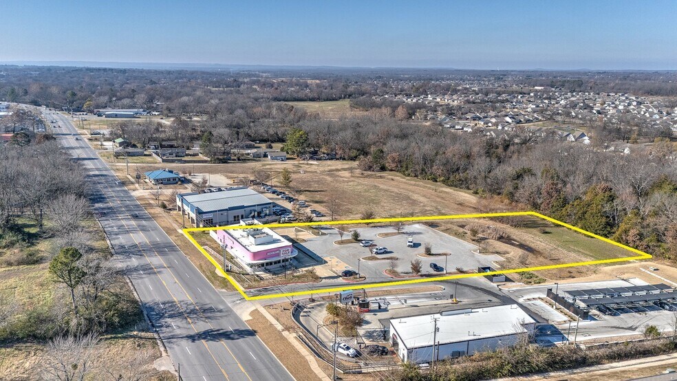 More Photos Of 4280 W Martin Luther King Blvd, Fayetteville Restaurant For Sale