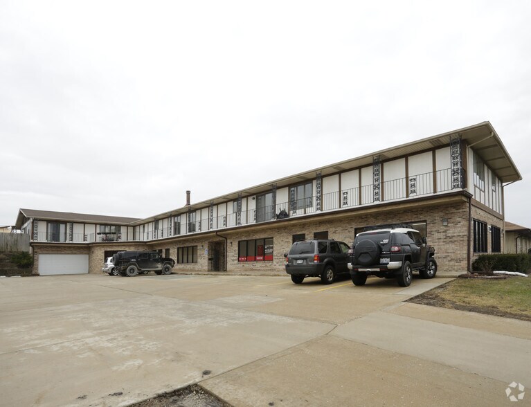 Primary Photo Of 2233 Theodore St, Crest Hill Office Residential For Lease