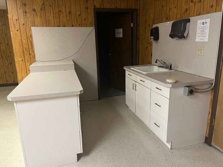 More Photos Of 1230 N Skyline Dr, Idaho Falls Warehouse For Lease