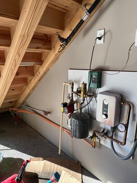 More Photos Of 17725 Motor District Cir, Carmel Showroom For Sale