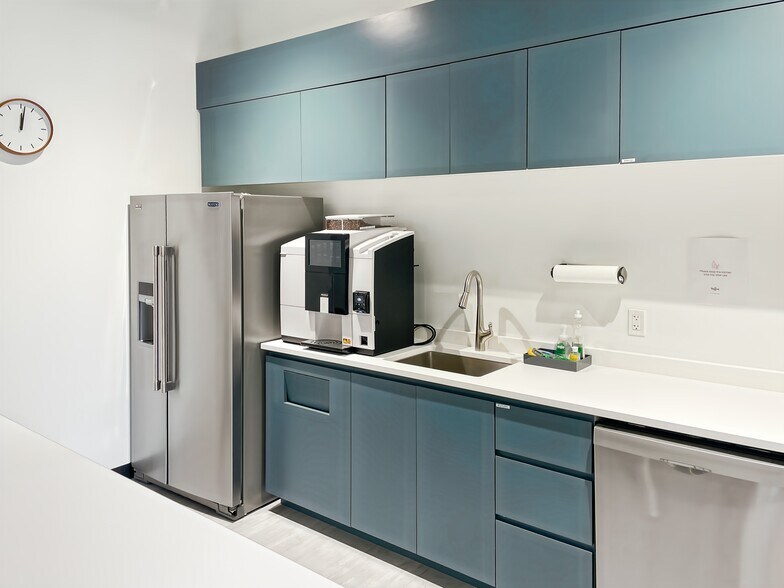 More Photos Of 30 Powerhouse St, Toronto Coworking Space