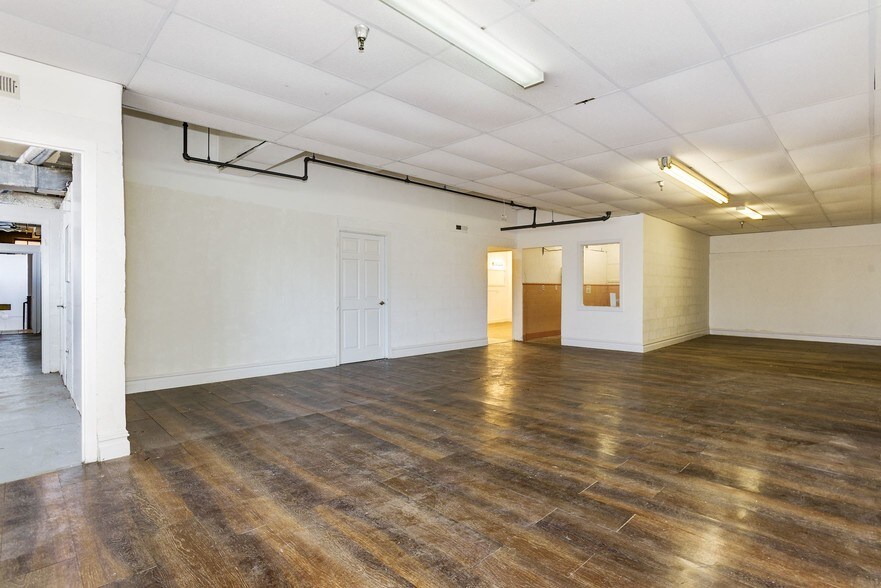 More Photos Of 140 E Hanover St, Trenton Schools For Sale