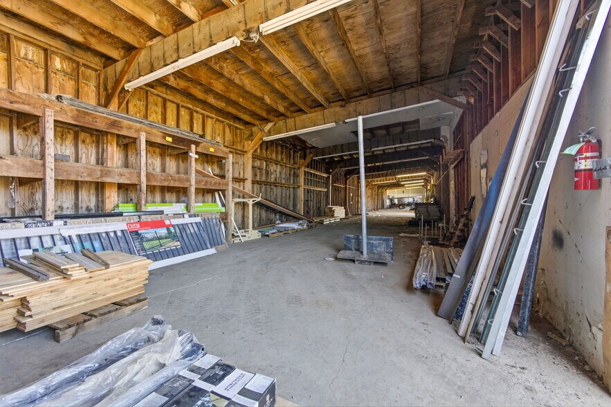 More Photos Of 3511 Boone Rd SE, Salem Distribution For Lease