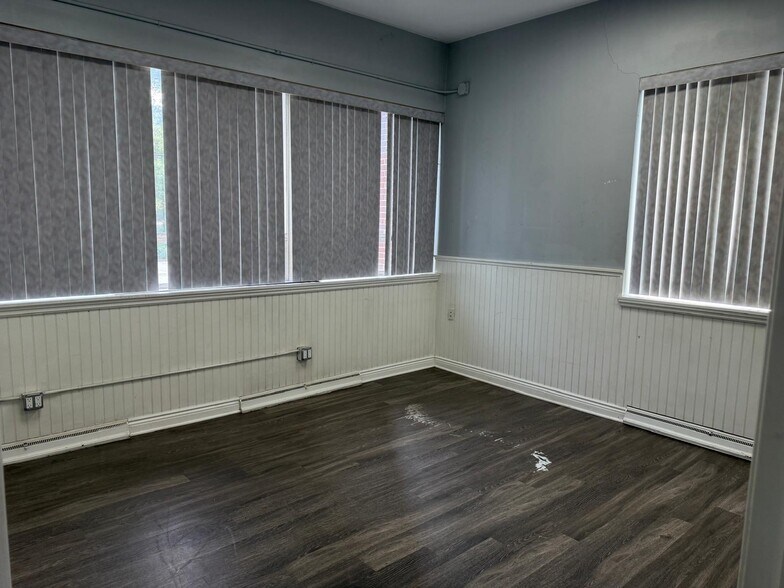 More Photos Of 115-117 Patterson St, Hillsdale Warehouse For Lease